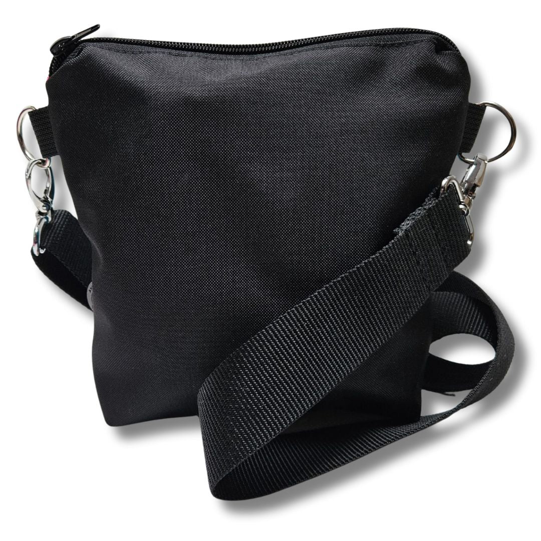 City-Bag Bauchtasche Hüfttasche Hip Bag Tasche bunt knallig Hund Hundespaziergang Gassitasche Leckerlibeuel Futterbeutel Gassitaschi Gassibag Hundetraining mitHundunterwegs Umhängetasche Tasche mit Schriftzug Aufdruck Bügelbild Reißverschluss Outdoorstoff waschbar