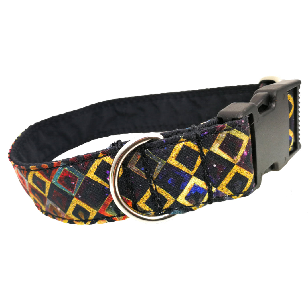 Hundehalsband Lederhalsband Paracord Zugstopp-Halsband Martingale Hundeleine Leine Lederleine Fettlederleine breites Halsband Klickverschluss Rollschnalle Ersatzbezug Flocke Hundebett Cosybed Hyggebed Donut Hundebett Flocke hundeschlafsack Hundedecke Hund Hunde Windhund luxus elegant exklusiv bequem handmade in Deutschland NRW gepolstert Softshell Brokat Dackel Dalmatiner Rhodesian Ridgeback Vizla Podenco Galgo Jagdhund Terrier Bulldogge OEB Frenchie Saluki Barsoi Labrador Cocker Spaniel karo rauten