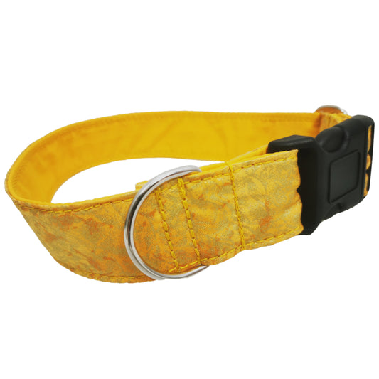 Hundehalsband Lederhalsband Paracord Zugstopp-Halsband Martingale Hundeleine Leine Lederleine Fettlederleine breites Halsband Klickverschluss Rollschnalle Ersatzbezug Flocke Hundebett Cosybed Hyggebed Donut Hundebett Flocke hundeschlafsack Hundedecke Hund Hunde Windhund luxus elegant exklusiv bequem handmade in Deutschland NRW gepolstert Softshell Brokat Dackel Dalmatiner Rhodesian Ridgeback Vizla Podenco Galgo Jagdhund Terrier Bulldogge OEB Frenchie Saluki Barsoi Labrador Cocker Spaniel glitzer ocker