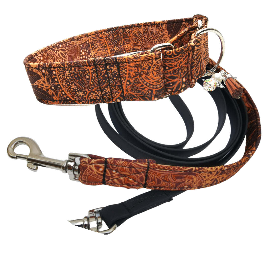 Hundehalsband Lederhalsband Paracord Zugstopp-Halsband Martingale Hundeleine Leine Lederleine Fettlederleine breites Halsband Klickverschluss Rollschnalle Ersatzbezug Flocke Hundebett Cosybed Hyggebed Donut Hundebett Flocke hundeschlafsack Hundedecke Hund Hunde Windhund luxus elegant exklusiv bequem handmade in Deutschland NRW gepolstert Softshell Brokat Dackel Dalmatiner Rhodesian Ridgeback Vizla Podenco Galgo Jagdhund Terrier Bulldogge OEB Frenchie Saluki Barsoi Labrador Cocker Spaniel Softshell