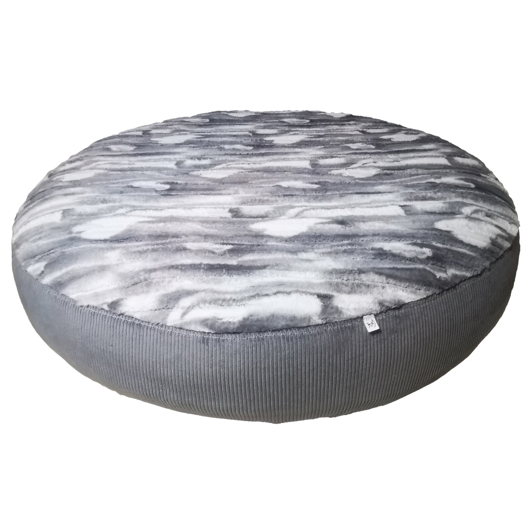 Ersatzbezug Hundebettbezug Flocke Cosybed Higgybed Donut Hundebett Hund Hunde Dog Cord Fellimitat Softshell edel schnell luxus deutschland handgefertigt handmade kleinunternehmen startup inkontinenzschutz hundeaccessoires hundeshop Hundebett hundedecke hundemesse waschbar zooplusflocke Bezug hundedonut madeingermany hyggebed welovedogs wolke wohnaccessoires elegant bequem nrw gestreift