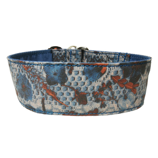 Hundehalsband Lederhalsband Paracord Zugstopp-Halsband Martingale Hundeleine Leine Lederleine Fettlederleine breites Halsband Klickverschluss Rollschnalle Ersatzbezug Flocke Hundebett Cosybed Hyggebed Donut Hundebett Flocke hundeschlafsack Hundedecke Hund Hunde Windhund luxus elegant exklusiv bequem handmade in Deutschland NRW gepolstert Softshell Brokat Dackel Dalmatiner Rhodesian Ridgeback Vizla Podenco Galgo Jagdhund Terrier Bulldogge OEB Frenchie Saluki Barsoi Labrador Cocker Spaniel Herbst