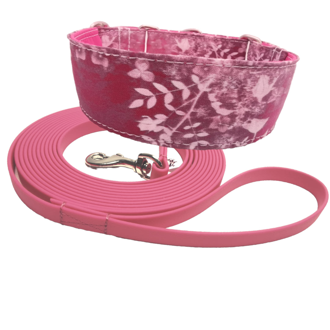 Hundehalsband Lederhalsband Paracord Zugstopp-Halsband Martingale Hundeleine Leine Lederleine Fettlederleine breites Halsband Klickverschluss Rollschnalle Ersatzbezug Flocke Hundebett Cosybed Hyggebed Donut Hundebett Flocke hundeschlafsack Hundedecke Hund Hunde Windhund luxus elegant exklusiv bequem handmade in Deutschland NRW gepolstert Softshell Brokat Dackel Dalmatiner Rhodesian Ridgeback Vizla Podenco Galgo Jagdhund Terrier Bulldogge OEB Frenchie Saluki Barsoi Labrador Cocker Spaniel Herbst