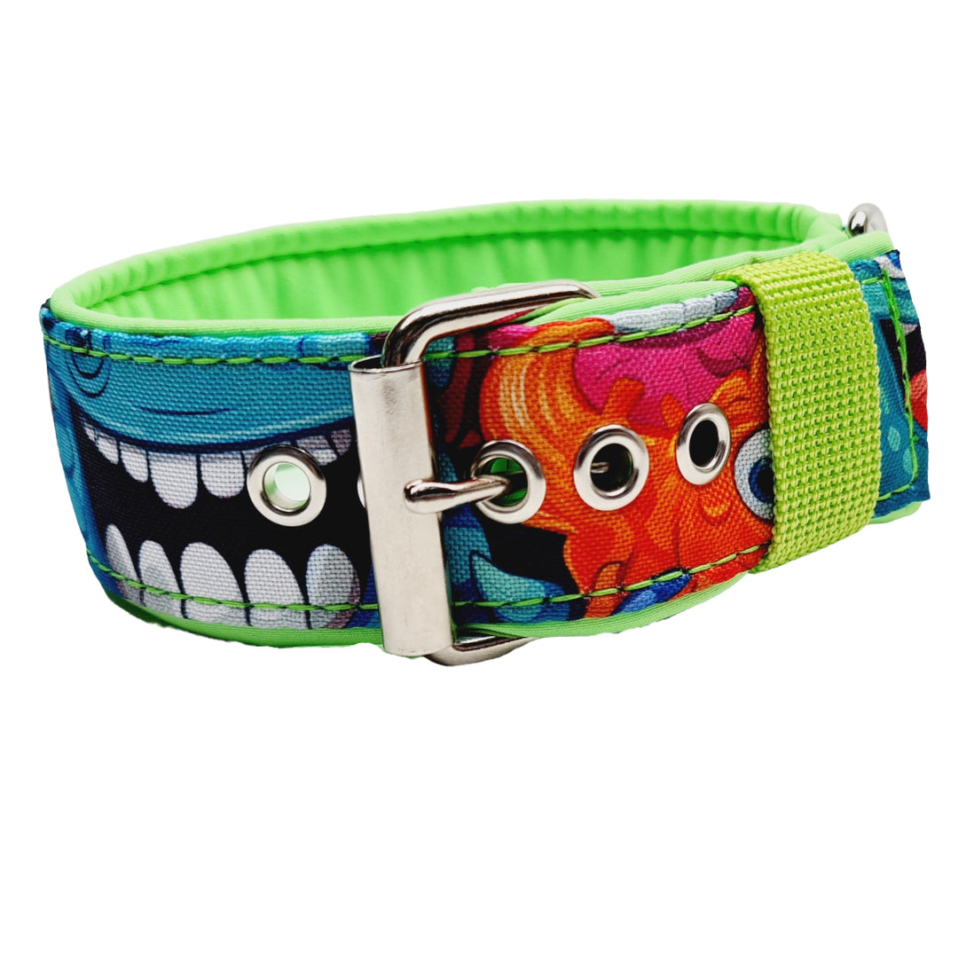 Hundehalsband Lederhalsband Paracord Zugstopp-Halsband Martingale Hundeleine Leine Lederleine Fettlederleine breites Halsband Klickverschluss Rollschnalle Ersatzbezug Flocke Hundebett Cosybed Hyggebed Donut Hundebett Flocke hundeschlafsack Hundedecke Hund Hunde Windhund luxus elegant exklusiv bequem handmade in Deutschland NRW gepolstert Softshell Brokat Dackel Dalmatiner Rhodesian Ridgeback Vizla Podenco Galgo Jagdhund Terrier Bulldogge OEB Frenchie Saluki Barsoi Labrador Cocker Spaniel Monster