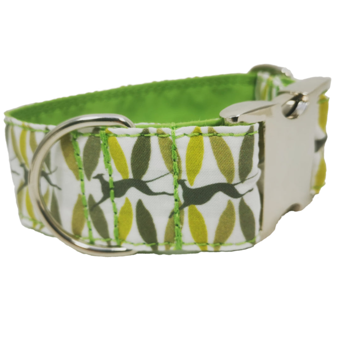 Hundehalsband Lederhalsband Paracord Zugstopp-Halsband Martingale Hundeleine Leine Lederleine Fettlederleine breites Halsband Klickverschluss Rollschnalle Ersatzbezug Flocke Hundebett Cosybed Hyggebed Donut Hundebett Flocke hundeschlafsack Hundedecke Hund Hunde Windhund luxus elegant exklusiv bequem handmade in Deutschland NRW gepolstert Softshell Brokat Dackel Dalmatiner Rhodesian Ridgeback Vizla Podenco Galgo Jagdhund Terrier Bulldogge OEB Frenchie Saluki Barsoi Labrador Cocker biothane windhundhalsband